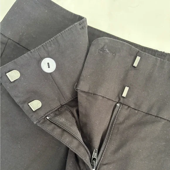 Ann Taylor Women's Signature Shorts Black Flat Front Size 10 Chino 4" inseam - Picture 6 of 8